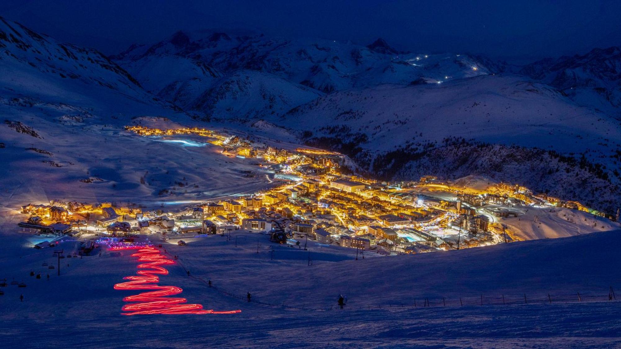 Chalet Alpe D'Huez 1850-Sea And Mountain Pleasure Avec 2 Appartements- 1 Appartement 3 Chambres 8 Couchages - 3 Salles D'Eau Et 1 Appartement 5 Chambres 12 Couchages 5 Salles D'Eau - Jacuzzi Et Sauna -Pieds Des Pistes Et Centre Εξωτερικό φωτογραφία